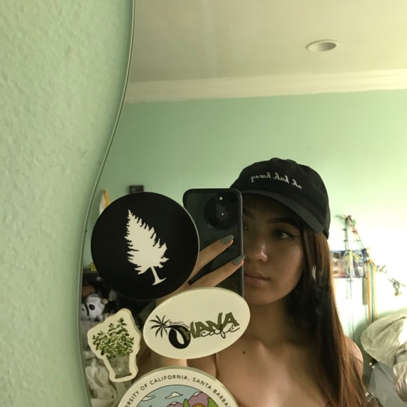 BRANDY HAT - Picture 1 of 3